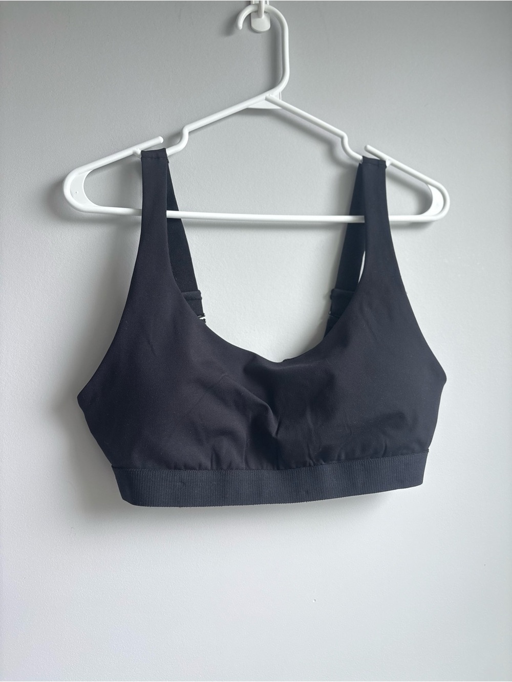 Black Seamless Support Sports Bralette - Smooth Everyday Comfort